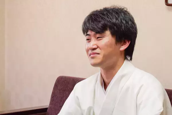 「正体は口外禁止の鬼「やぶ」とは！？　海を望む呉の総鎮守、亀山神社にてランパンプスが合格祈願！」の画像