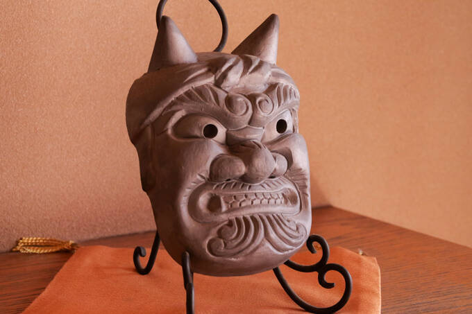 正体は口外禁止の鬼「やぶ」とは！？　海を望む呉の総鎮守、亀山神社にてランパンプスが合格祈願！