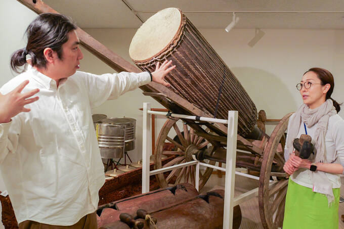世界の楽器が大集合！？　国立音楽大学 楽器学資料館の展示室にランパンプスが潜入！