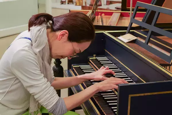 「世界の楽器が大集合！？　国立音楽大学 楽器学資料館の展示室にランパンプスが潜入！」の画像