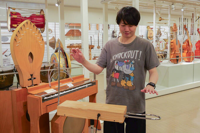 世界の楽器が大集合！？　国立音楽大学 楽器学資料館の展示室にランパンプスが潜入！