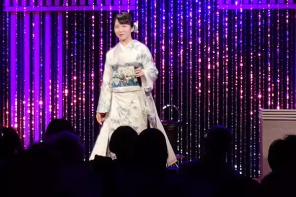 「伍代夏子、愛犬との旅へ　1年待ちのキャンピングカーが納車」の画像