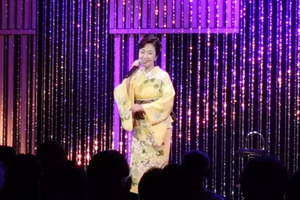 「伍代夏子、愛犬との旅へ　1年待ちのキャンピングカーが納車」の画像