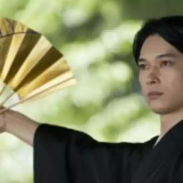 「吉沢亮、『国宝』で第49回日本アカデミー賞最優秀男優賞受賞！ 盟友からトロフィーという名のバトンを受け取る」の画像