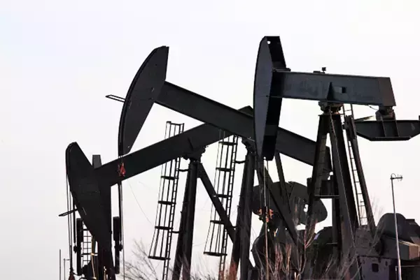 思惑は違うが原油減産に向かうロシアとサウジの「それぞれの事情」