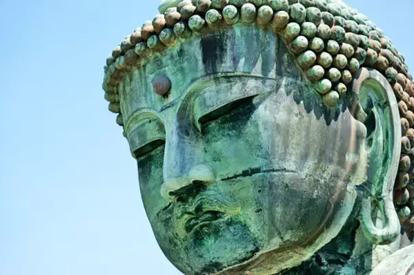 大仏の額にある「ホクロのようなもの」って何なの？