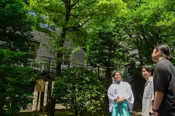 「乃木坂46の聖地！？　明治の英雄を祀る乃木神社にてランパンプスが合格祈願！」の画像