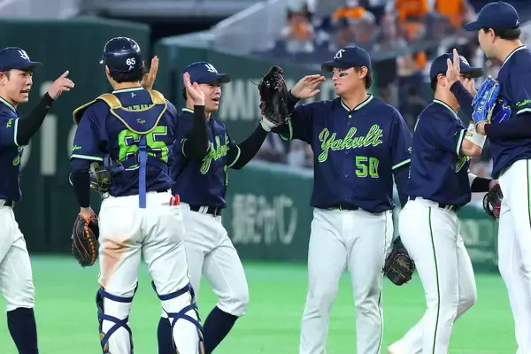 里崎氏「チーム内競争が激しくなることでチーム力が上がる」、「リリーフがすごい」好調ヤクルトを分析