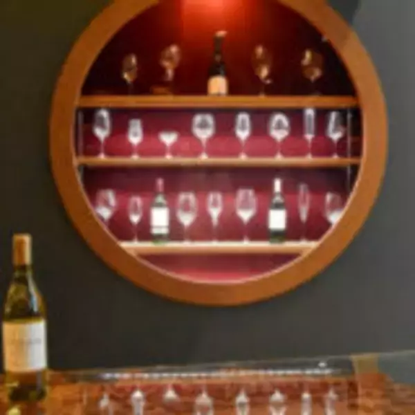 「飲んで、見て、知って……1日中ワインを楽しめる「リゾナーレ八ヶ岳」　1万2千本のワインボトルが彩る「ワインリゾートクリスマス2025」開催」の画像