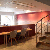 飲んで、見て、知って……1日中ワインを楽しめる「リゾナーレ八ヶ岳」　1万2千本のワインボトルが彩る「ワインリゾートクリスマス2025」開催