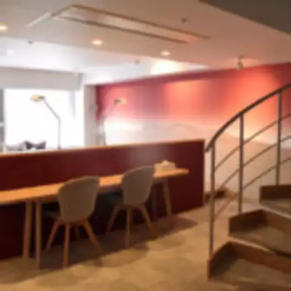 「飲んで、見て、知って……1日中ワインを楽しめる「リゾナーレ八ヶ岳」　1万2千本のワインボトルが彩る「ワインリゾートクリスマス2025」開催」の画像