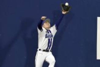 DeNA・佐野恵太、守備で魅せた！谷繁氏「頭を越えたかなと」