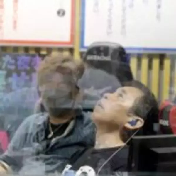 「「あっ、浮いてるな」岡村隆史が映画撮影現場で感じた“アウェー感”」の画像