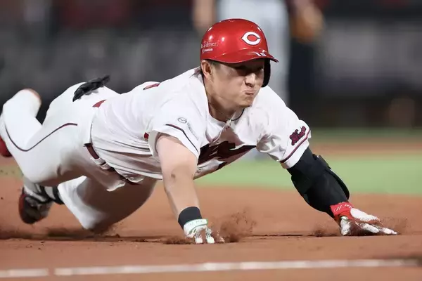 広島・佐々木泰、2安打1打点！安仁屋氏「右打ちするのは上手い」