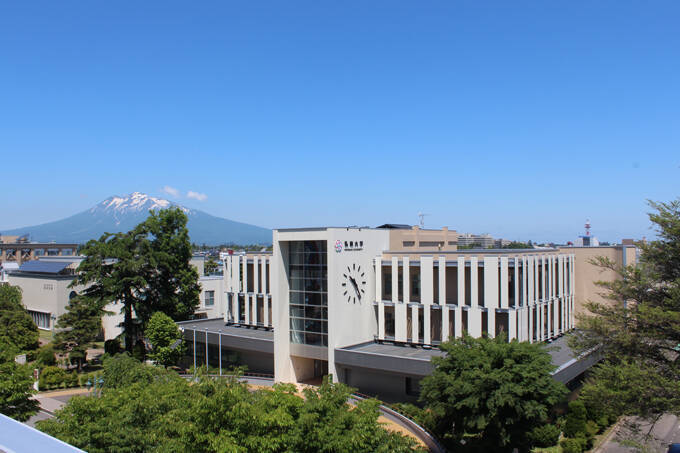 化学愛が強すぎる！？　意欲と行動力あふれる、弘前大学の学生にランパンプスがインタビュー！