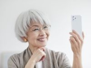 老後の孤独はスマホで変わる？「やることがない」を埋める、お金をかけない「つながり作り」
