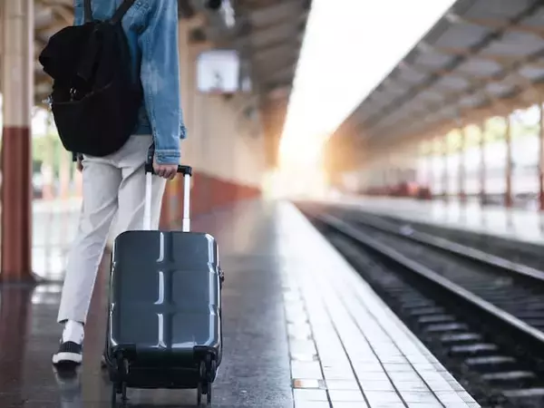 「連泊する時はAirbnb」「現地では電車やバス移動」年収550万円・34歳女性に聞く物価高の旅行の工夫