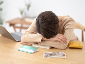 「余裕は全くないです」43歳事務職女性、貯金500万円。親の世話を続ける実家暮らし