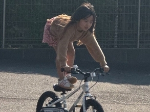 「理解追いつかなくて2回見た」家族YouTuber、息子写真に「む…むすこ…？」「娘じゃなくて？」の声！