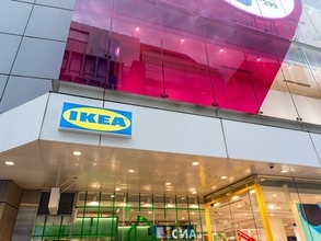 「簡単に伸び縮みするしステンレス製だからメンテも簡単」IKEAの“VARIERA ヴァリエラ 鍋ぶたオーガナイザー”が便利だと評判。伸縮設計にも注目