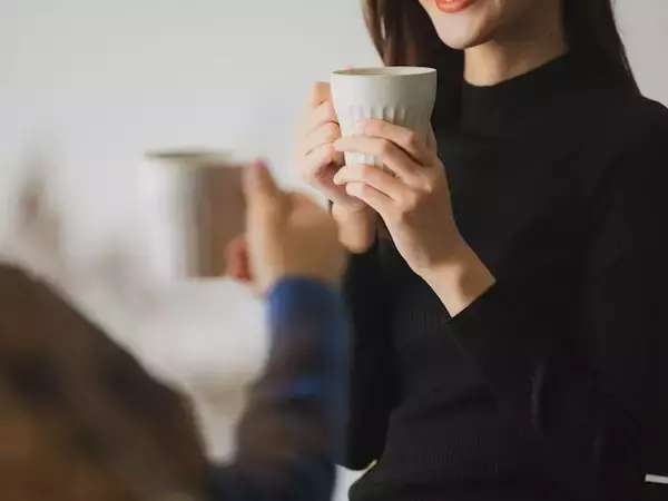 「一夜をともにして同僚に戻ろう」職場男性に“不倫と別れ”を提案した48歳女性が「救われた理由」