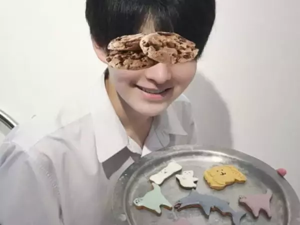 「絶対イケメン」益若つばさ、息子がクッキーを作る姿に「クオリティ高くてびっくり」「似すぎてる」反響