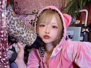 「奇跡の40代」人気TikToker、誕生日に驚きの声「20代にしか見えない」「ビジュ強すぎて何歳でも通せそうな美女」