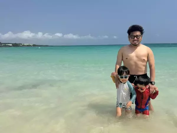 「想像より筋肉質でびっくり」鬼越トマホーク金ちゃん、水着姿に「意外にデブじゃないな」の声！