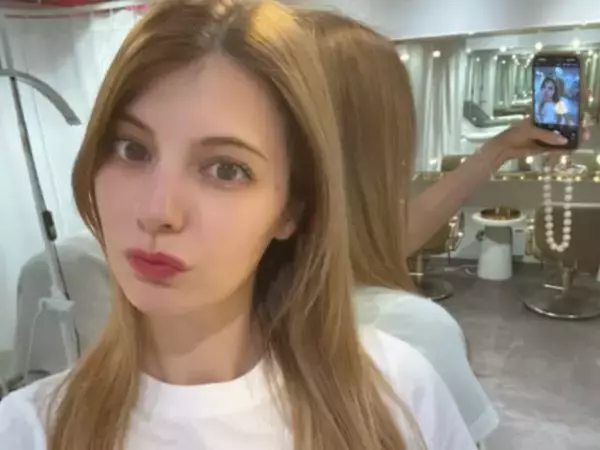 「もう美の象徴〜！！！」マギー、近影自撮りショットに反響！ 「いつでも本当に美人さん」「めっちゃ美しい」
