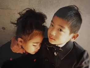 「こんなに大きくなって」UTA、“いつまでも愛”妹・伽羅との幼少期ショット公開！ 「希林さんかなぁ」