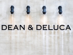 【DEAN & DELUCA】9月25日から数量限定「グロサリーバッグ」が登場！ 高級感漂う大人の2色展開