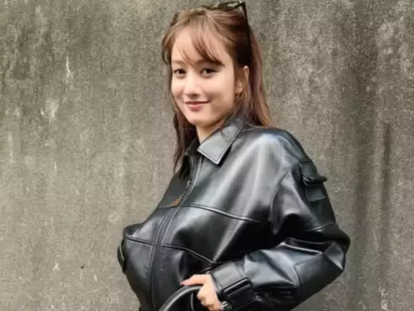 「爆美女すぎる」谷まりあ、ミニスカから圧巻の美脚を披露！ 「可愛いすぎるし美脚すぎる」