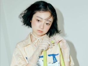 「なんというバブみ」安達祐実、若々し過ぎるモデルショットに反響！ 「どんどん若返っていくって」