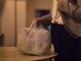 「「節約しようと買うのをやめたが…」33歳女性が結局我慢できず、コンビニで“爆買い”してしまったもの」の画像1