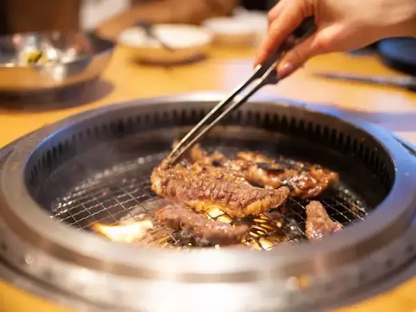 金融資産2300万円・65歳パート女性「年金生活の楽しみは、月に一度夫と焼肉に行くこと」