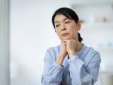「「貯金にまわせる金額が少なくなってきた」53歳パート女性、年収300万円。実家に月2万円入れ貯金500万円の実情」の画像1