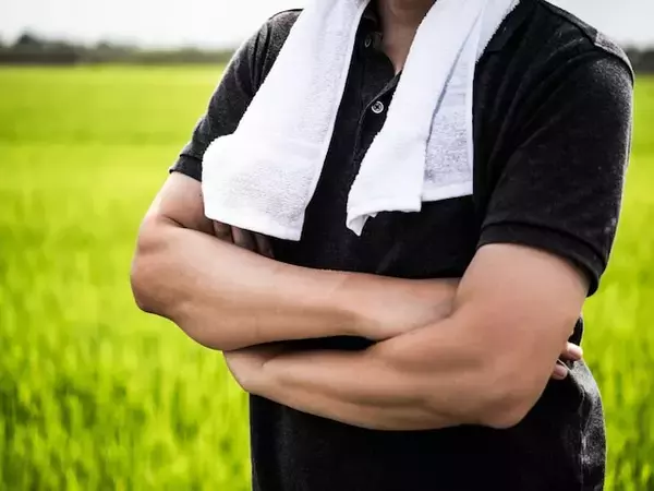 「困っていません」40歳男性、実家で親と同居。家業を継いで年収600万円、貯金額はいくら？