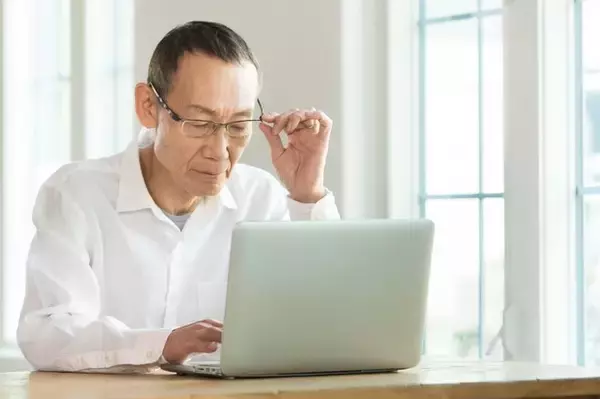 年金月22万円で毎月黒字も「なぜ転職の機会を逃したのか…」 65歳男性の後悔