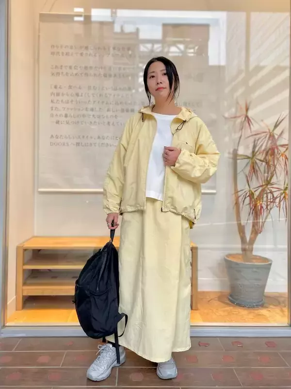 「大人の春夏は「バターイエロー」で顔映え！ 肌を明るく見せる、最旬カラーコーデ3選」の画像