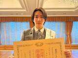 「「何がそんなに評価されたんだ？」人気YouTuber、天皇陛下より紺綬褒章を拝受「亀梨和也かと思ったよ」」の画像1