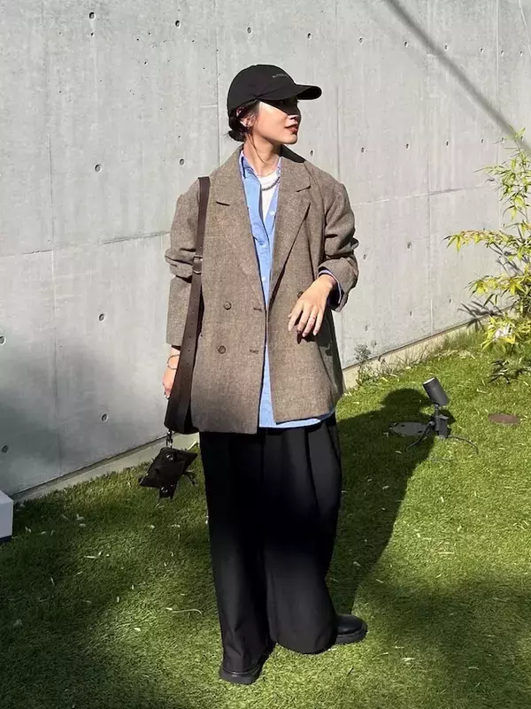 「2025年に流行した「ファッショントレンド」を振り返り！ 人気だった「大人のトレンドコーデ」4選」の画像