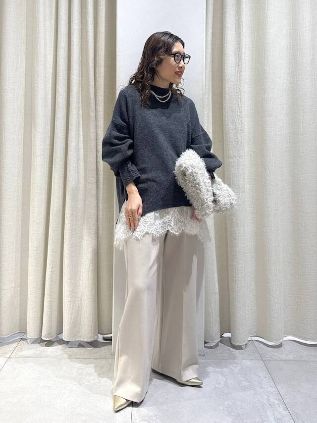 2025年に流行した「ファッショントレンド」を振り返り！ 人気だった「大人のトレンドコーデ」4選