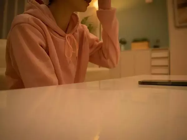 「発送する時は主人が寝てからこっそり」51歳女性が夫に内緒で「フリマアプリとポイ活」で稼ぐ事情…