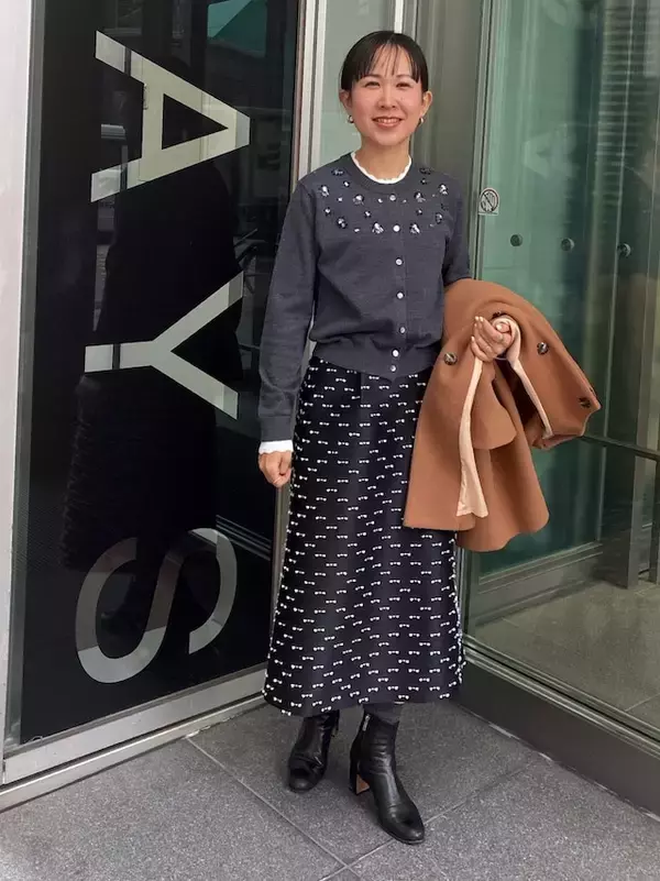 「【やってはいけない年末年始のNGコーデ】楽しい食事会が台無しに？大人が避けたいNGコーデ3つ」の画像