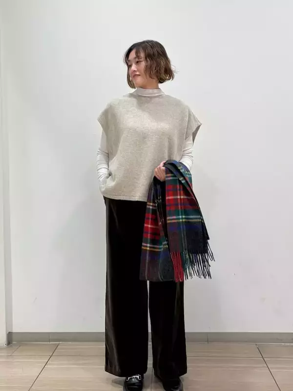 「【やってはいけない年末年始のNGコーデ】楽しい食事会が台無しに？大人が避けたいNGコーデ3つ」の画像