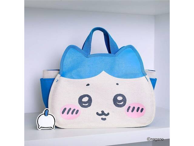 置いておくだけでかわいいハチワレデザイン！「インテリアトートバッグ」が付いてくる、予約必須の『CHIIKAWA INTERIOR TOTE BAG BOOK』は7月23日発売