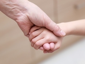 気づいたら「孫のATM」に!? 子どもとの同居・近居を激しく後悔する70代女性の憂鬱