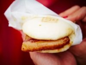 旅先で買いたい「長崎県のお土産」ランキング！ 2位「長崎角煮まんじゅう」、1位は？ 【2025年調査】