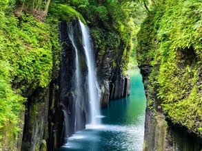 好き＆行ってみたい「日本の滝」ランキング！ 2位「高千穂峡・真名井の滝（宮崎県）」を抑えた1位は？【2025年調査】