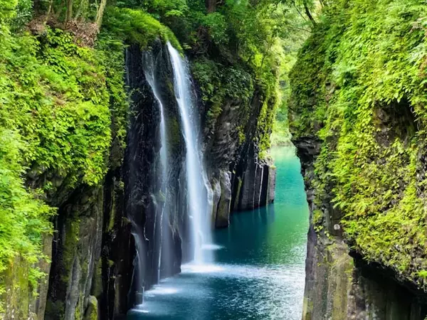 好き＆行ってみたい「日本の滝」ランキング！ 2位「高千穂峡・真名井の滝（宮崎県）」を抑えた1位は？【2025年調査】